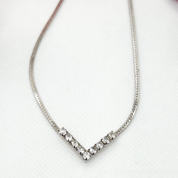 Vintage Art Deco Crystal V Silver Chain Necklace 18" Flat Silver Plated Chain - Picture 6 of 9